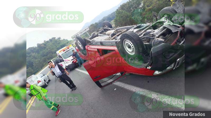 Muere persona en volcadura y joven arrollado mientras ayudaba en Buenavista de Cuellar, Guerrero - Noventa Grados