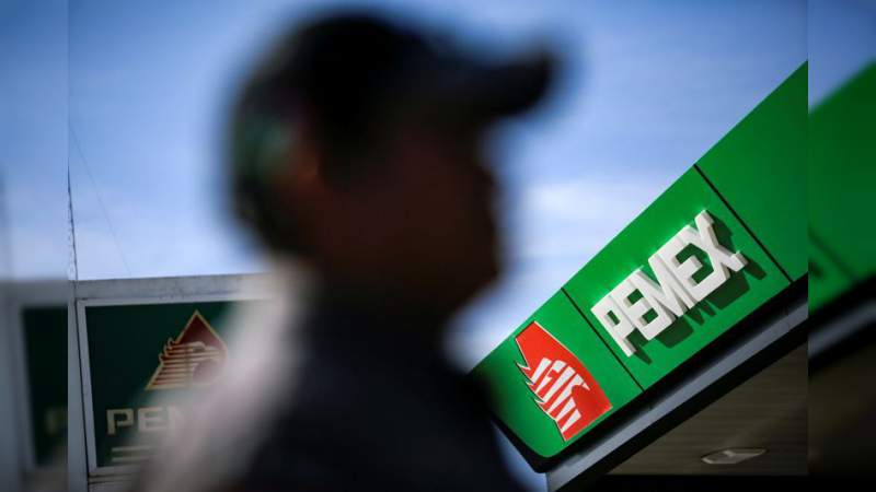 Petróleo mexicano toca mínimo de $24.43 dólares por barril, su peor nivel en 29 años 