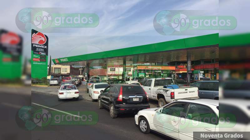A 17 pesos el litro de gasolina en Uruapan, Michoacán  - Foto 1 
