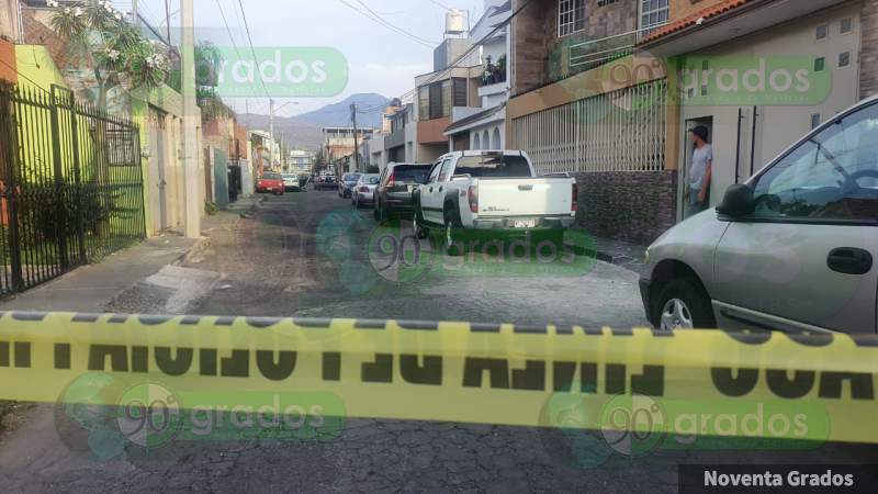 Asesinan a un hombre afuera de su casa, en Zamora