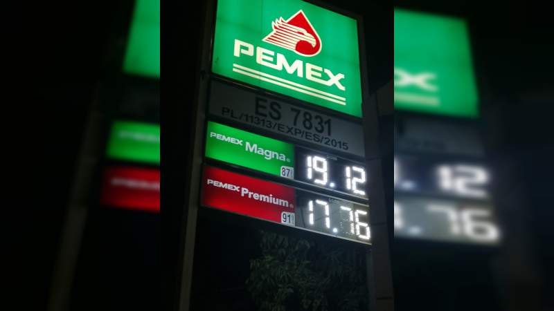 Baja el precio de la gasolina en Apatzingán - Foto 0 