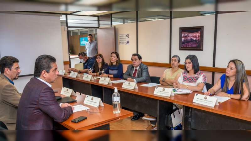 Rector Raúl Cárdenas toma protesta a los integrantes del Comité de Salud Institucional de la UMSNH - Foto 0 