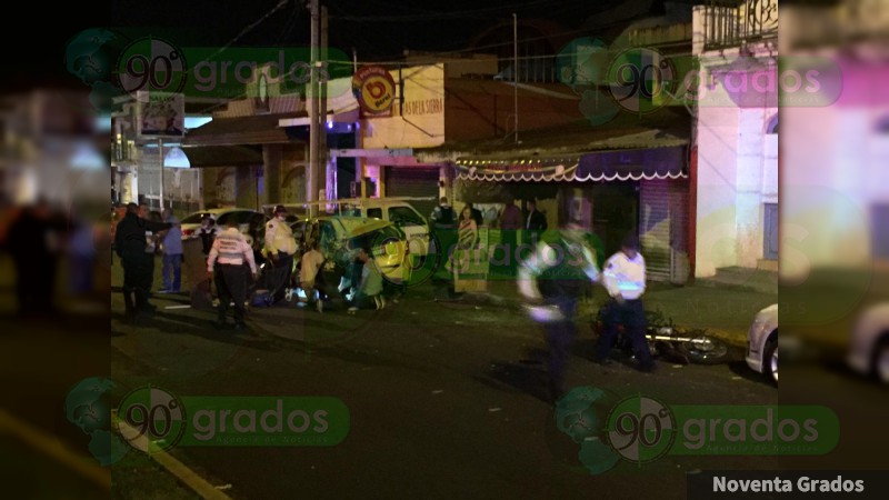Un sujeto ebrio terminó chocando y volcandose tras peliculesca persecución en Uruapan, Michoacán  - Foto 2 