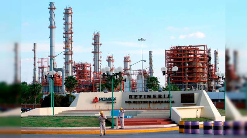 Fitch Ratings califica como “bono basura”  la deuda de Pemex: Excesiva carga fiscal y bajos precios de energéticos, la causa 