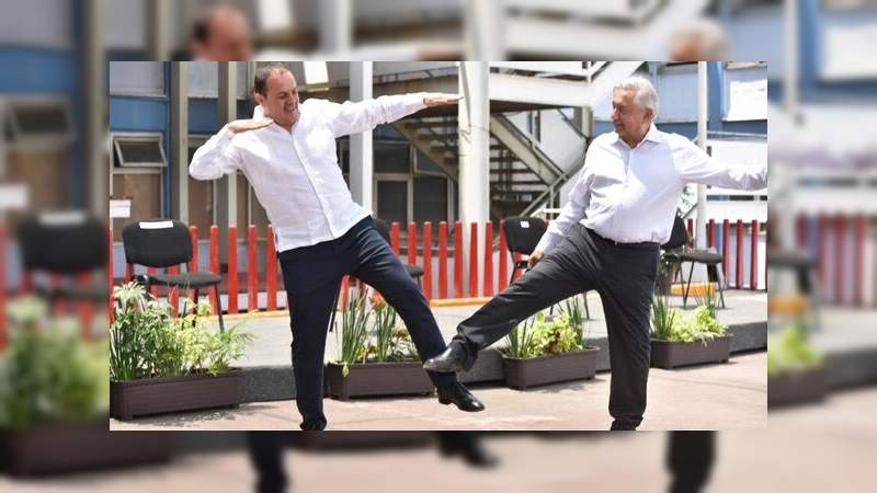 AMLO y "el Cuau" se despiden de una manera muy peculiar 