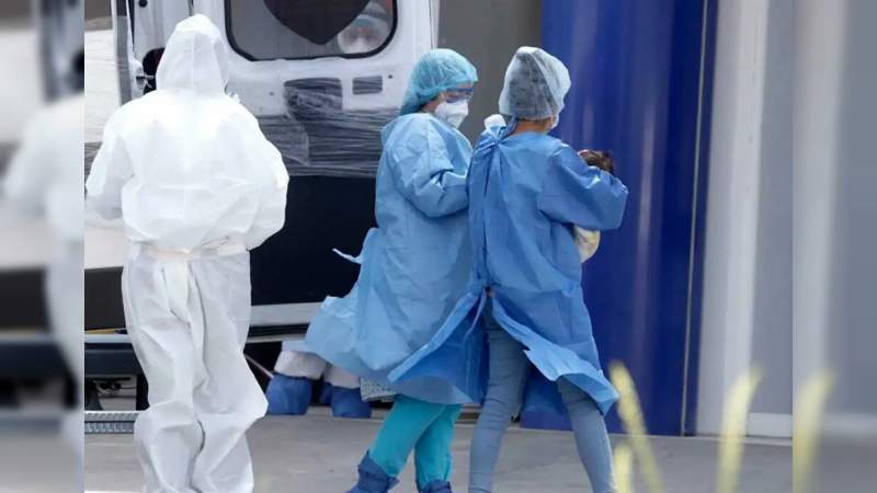 Por coronavirus, doctores y enfermeras sufren discriminación en México 