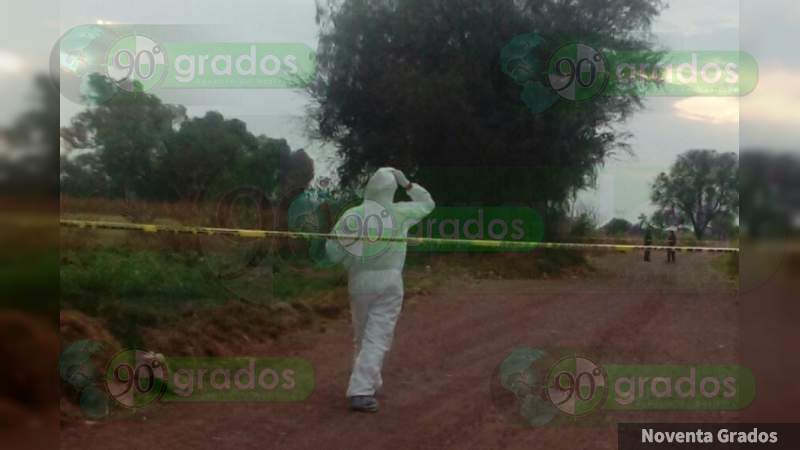 Hallan en una terracería el cuerpo amarrado de un hombre, en Celaya, Guanajuato  - Foto 1 