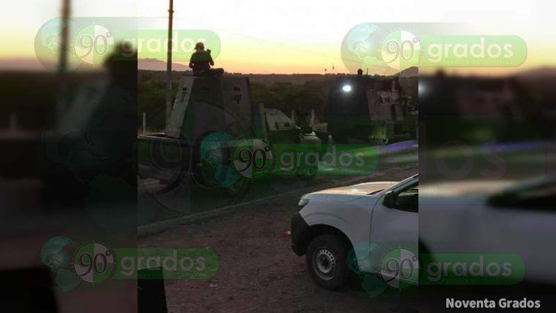 Los Viagras y 40 camionetas con sicarios, incluidos camiones monstruo, regresan a Aguililla tras someter al Ejército - Foto 0 