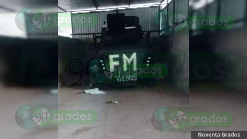 Los Viagras y 40 camionetas con sicarios, incluidos camiones monstruo, regresan a Aguililla tras someter al Ejército - Foto 2 