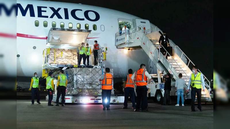 Vuelo con equipo médico desde China, es el primero de 20: Ebrard 