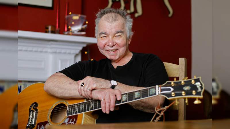 Por COVID-19, muere el músico John Prine 