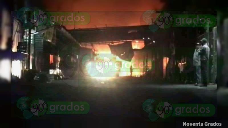 Se registra incendio en la Central de Abastos de Celaya - Foto 0 
