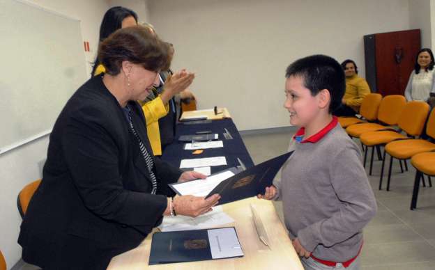 Concluye alumno de 9 años de edad, diplomado en la Facultad de Química de la UNAM - Foto 1 