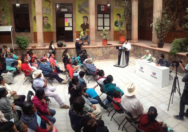 Entregan más de 300 mil pesos en créditos a artesanos del Oriente michoacano - Foto 1 