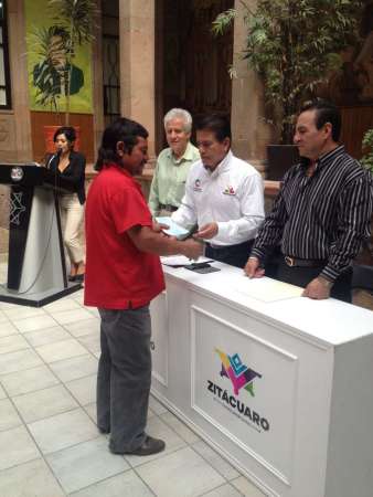 Entregan más de 300 mil pesos en créditos a artesanos del Oriente michoacano - Foto 2 