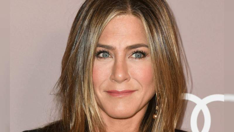 Jennifer Aniston después de 45 años perdona a su padre, quien la abandonó cuando estaba pequeña 