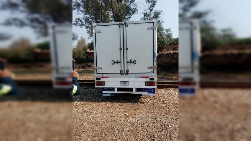 Insisten en bloquear las vías del tren, pese a las medidas de salud - Foto 2 
