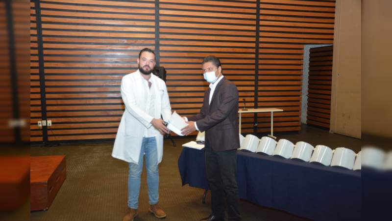 UMSNH refrenda compromiso y vínculo con estudiantes del área de salud - Foto 3 
