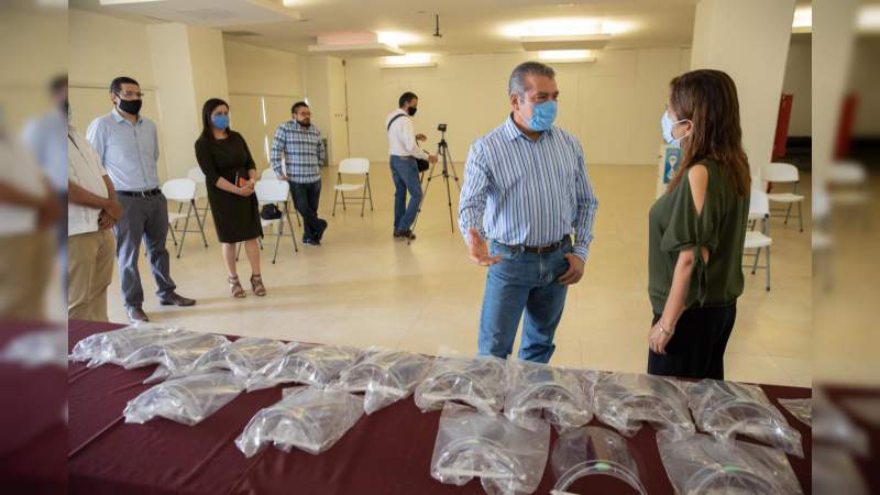 Encabeza Raúl Morón donación de 25 mil caretas protectoras al IMSS Michoacán - Foto 0 