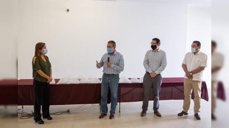 Encabeza Raúl Morón donación de 25 mil caretas protectoras al IMSS Michoacán - Foto 3 