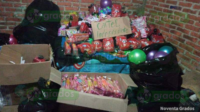 Cártel Independiente reparte juguetes y despensas en Michoacán - Foto 4 