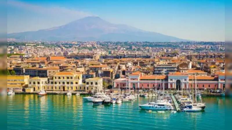Para reactivar el turismo, isla italiana te pagará vuelos y hospedaje 