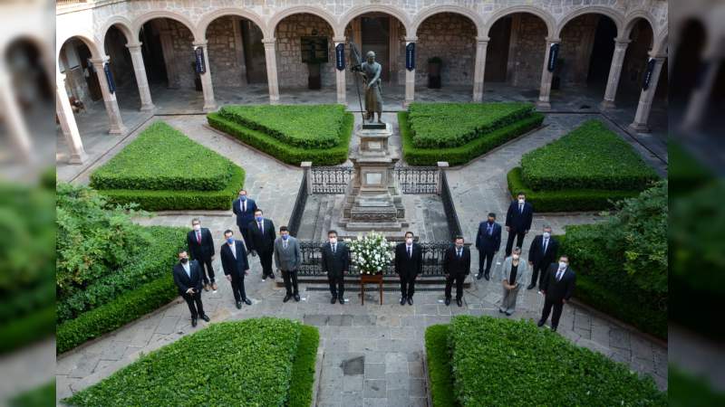 UMSNH conmemora el CCLXVII aniversario del natalicio del académico, revolucionario y libertador, Miguel Hidalgo y Costilla - Foto 1 