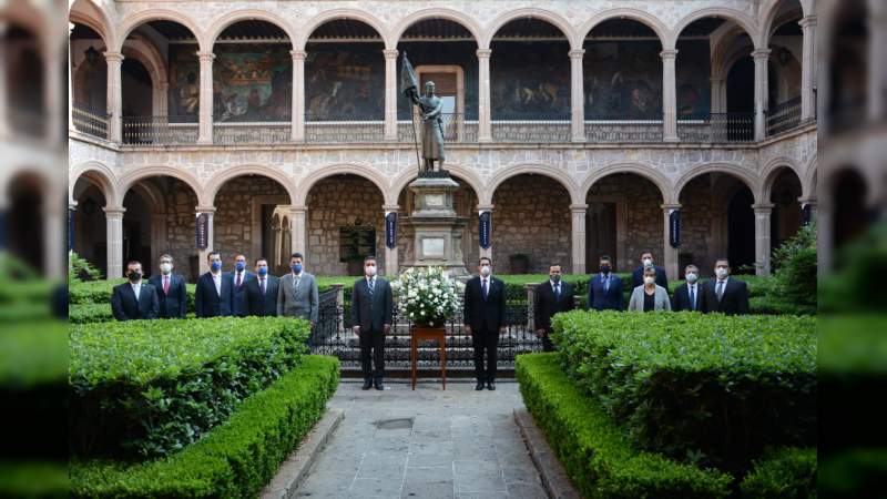 UMSNH conmemora el CCLXVII aniversario del natalicio del académico, revolucionario y libertador, Miguel Hidalgo y Costilla - Foto 2 