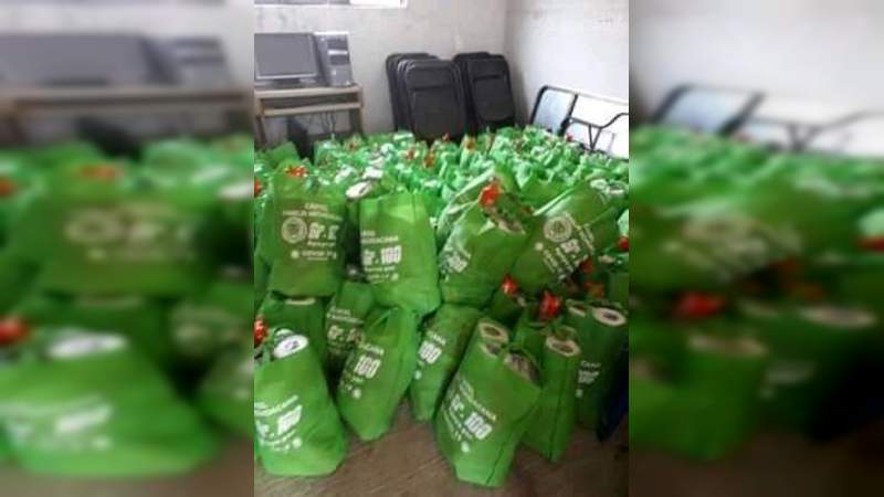 El “Señor 100” de La Familia Michoacana, uno de los narcos más buscados en el Edomex, reparte cientos de despensas - Foto 0 