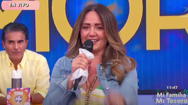 Andrea Legarreta llora en el programa de HOY al recordar a su mamá que no ha podido ver por el confinamiento 