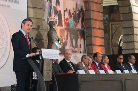 La mitad de los maestros evaluados por la SEP, con nivel “”insuficiente” o “suficiente” 