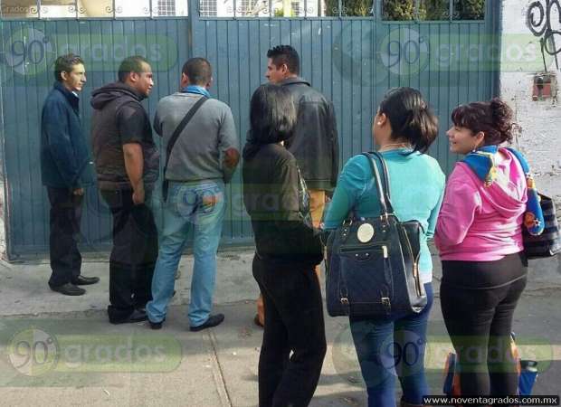 Tensión en primaria José Ortiz Murillo; maestros amenazan con irrumpir por la fuerza - Foto 2 
