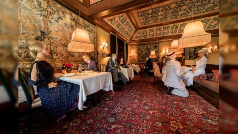 ’The Inn’ único Restaurante en EU que usa maniquíes para que el establecimiento no se vea tan solo  