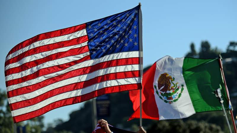 Se extienden las restricciones de viaje hasta finales de junio entre México y EEU U 