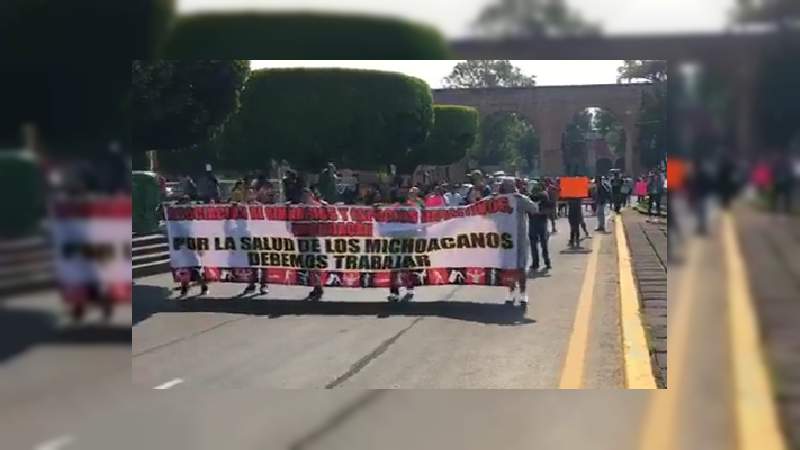 Propietarios de gimnasios marchan en Morelia, piden la apertura de sus negocios 