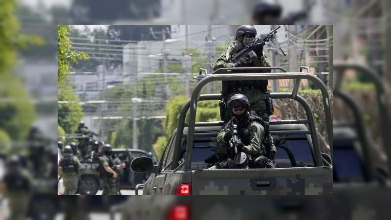 Tras balaceras en El Aguaje, Aguililla, movilización de soldados y sicarios en la zona 