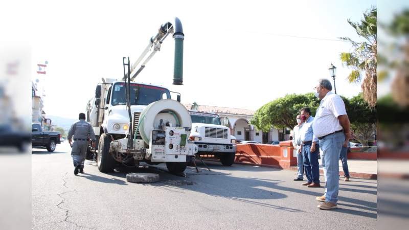 Apoya CONAGUA, trabajos de desazolve de la red de alcantarillado en Apatzingán - Foto 1 