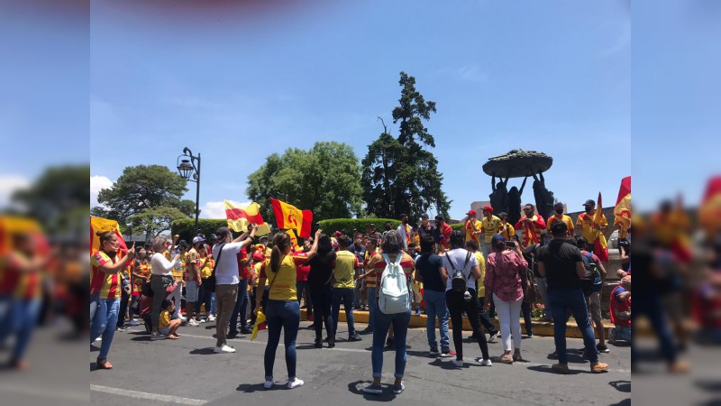 Aficionados de Monarcas se manifiestan en el centro histórico de Morelia - Foto 2 