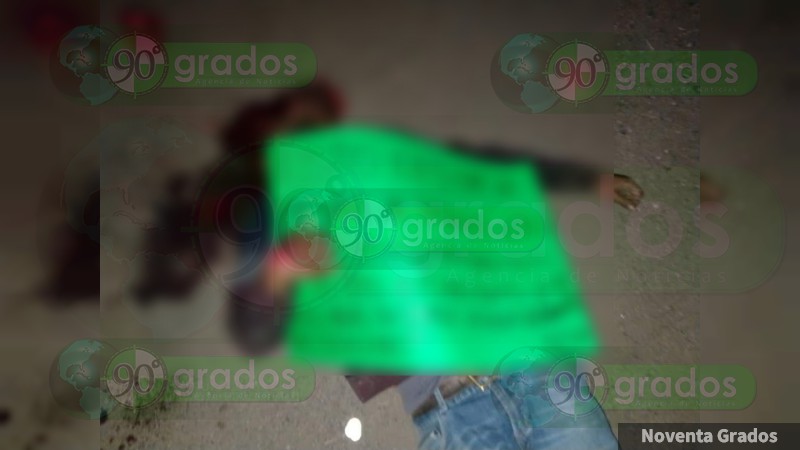 Asesinan a un hombre y le dejan narcomensaje, en Zinapécuaro, Michoacán - Foto 1 