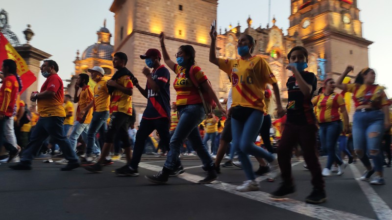 Por tercer día consecutivo, se manifiestan aficionados de Monarcas Morelia - Foto 0 