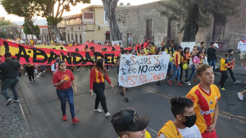 Por tercer día consecutivo, se manifiestan aficionados de Monarcas Morelia - Foto 1 