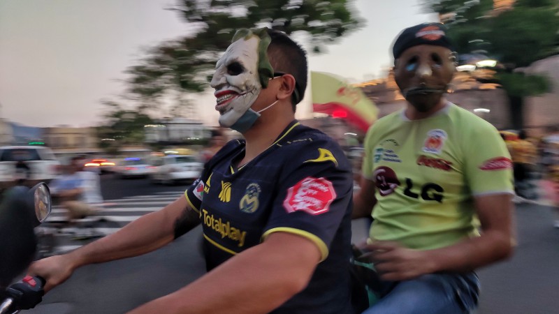 Por tercer día consecutivo, se manifiestan aficionados de Monarcas Morelia - Foto 2 