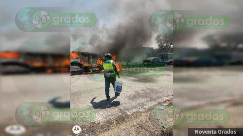 Se incendia terreno baldío en Morelia, Michoacán; solo hubo daños materiales - Foto 2 