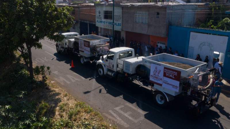 Invierte Raúl Morón 10 millones de pesos en maquinaria para el Programa de Regeneración Vial - Foto 0 