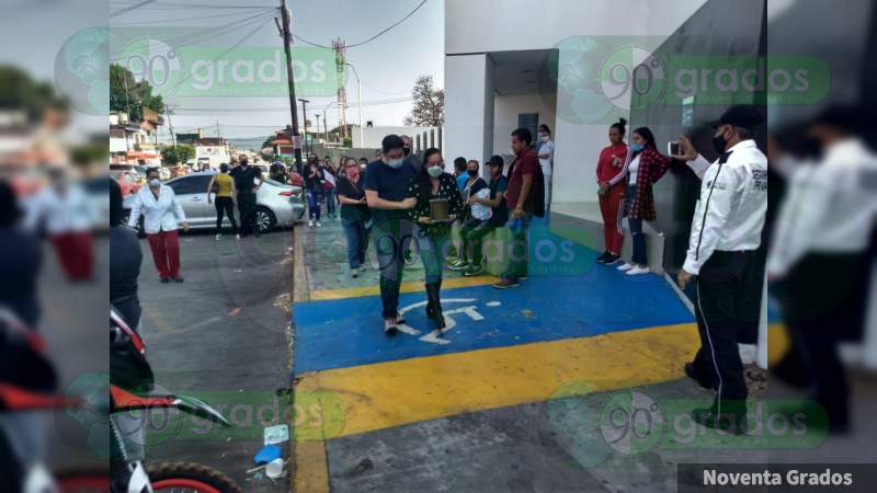 Como una heroína despiden a la doctora Gaby Ornelas Pacheco que murió en el combate al COVID-19  - Foto 1 