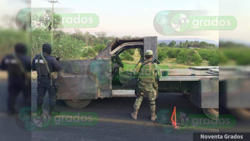 Aseguran camión “monstruo” en Aguililla 