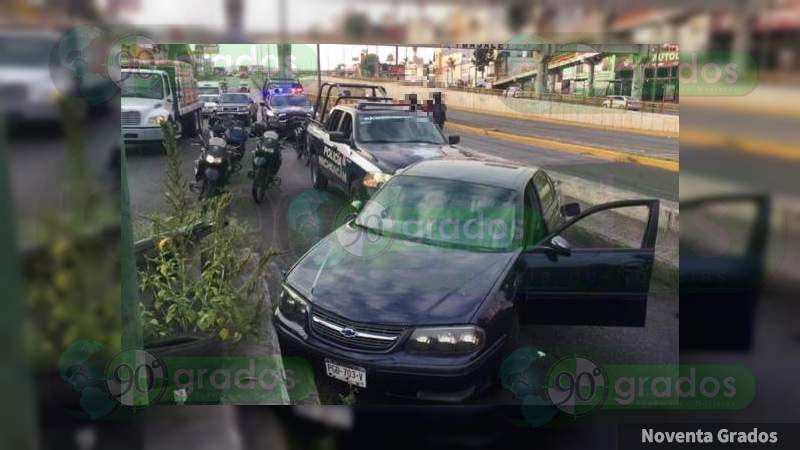 Morelia, Michoacán: Tras persecución detienen a dos con droga, un arma y un carro robado 