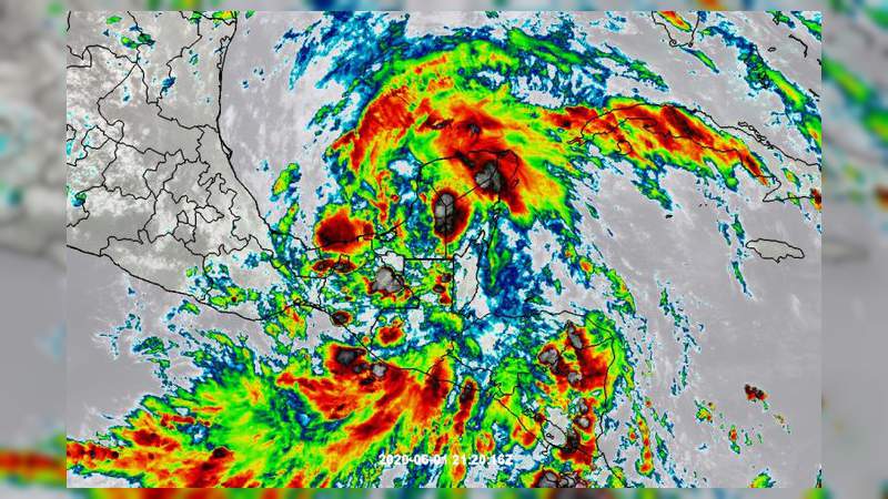 Fuertes lluvias en el Sur y Sureste de México por la depresión tropical “Tres” 