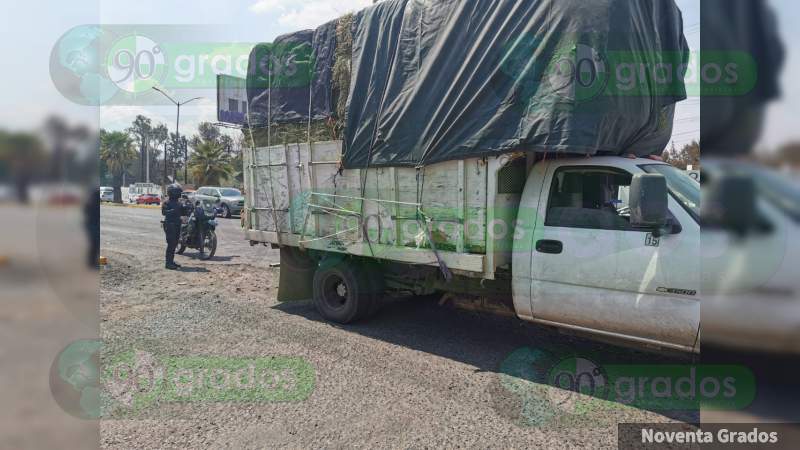 Agentes de Tránsito de Michoacán incriminan a conductor que no pudieron extorsionar en Morelia