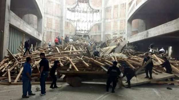 Derrumbe en catedral de Tuxtepec, Oaxaca, deja  3 muertos y al menos 20 heridos - Foto 1 
